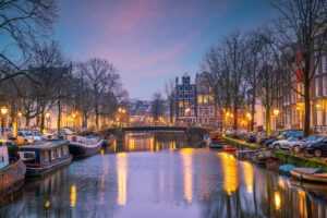 3 best and top-selling romantic canal cruises in Amsterdam