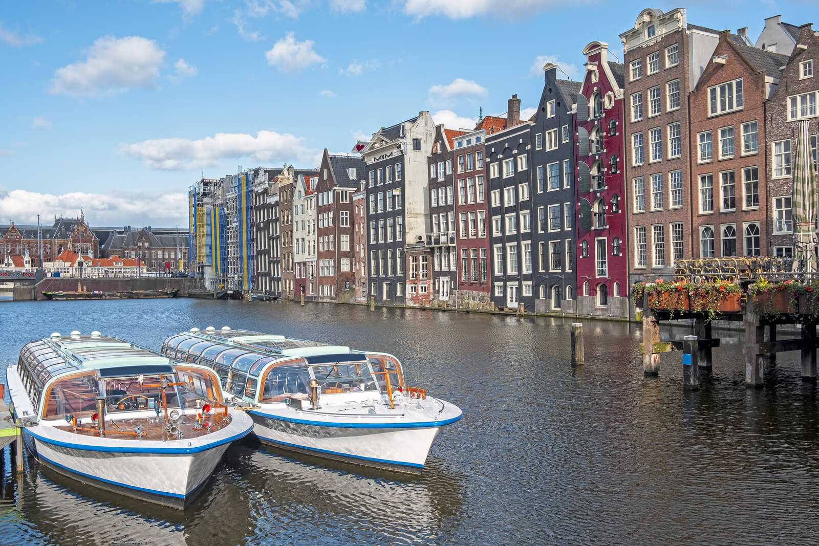 Amsterdam Canal Cruise: Damrak Pier Open Departure