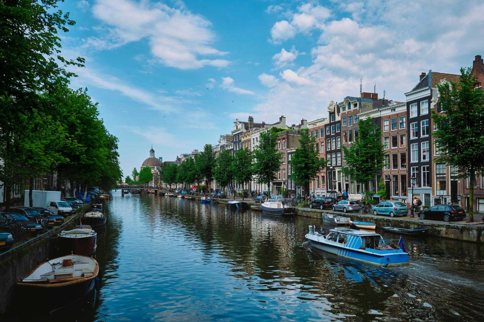 Amsterdam Canal Pizza Cruise
