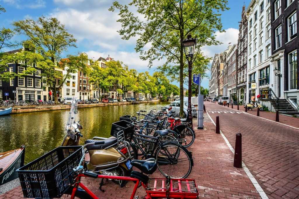 What to Wear and Bring: Packing Tips for Your Amsterdam Canal Cruise